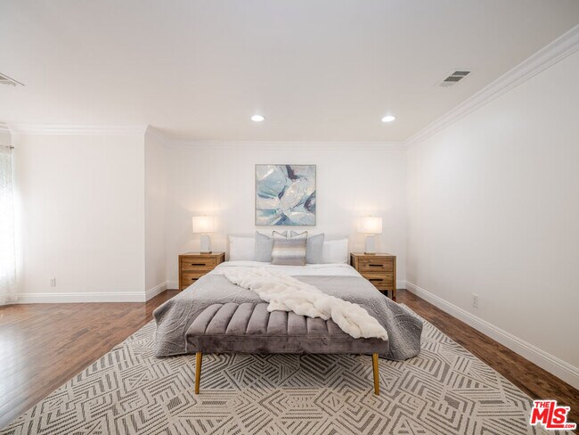 Building Photo - 5417 Allott Ave