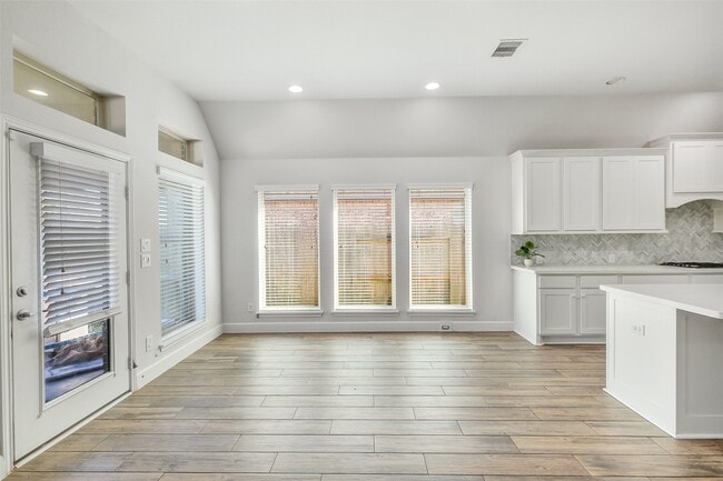 Building Photo - 10835 High Red Mesa