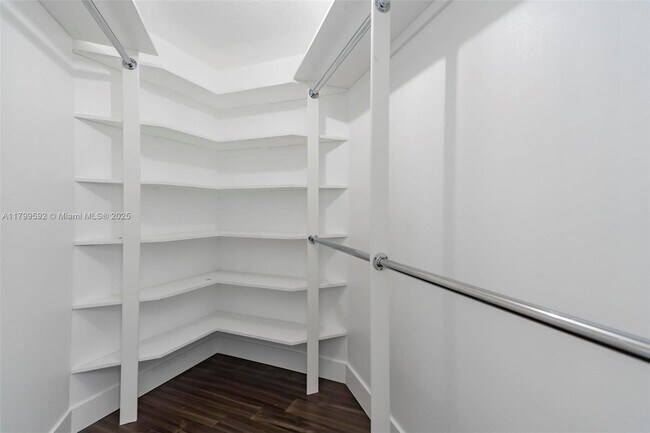 Building Photo - 5050 Greenwich Preserve Ct