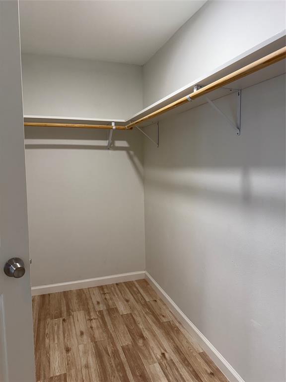 Building Photo - 401 Lakeside Ln