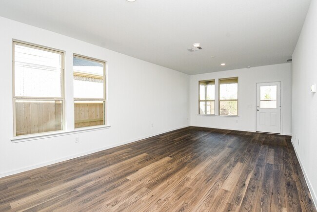 Building Photo - 14499 Cedar Ledge Ln