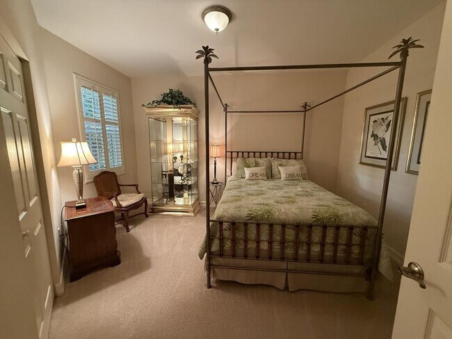 Building Photo - Rialto