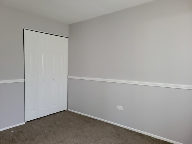Building Photo - 906 Blackhawk Dr