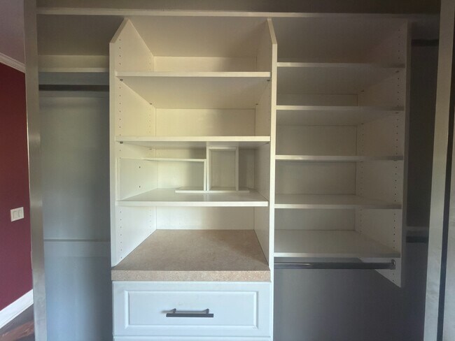 Building Photo - 8545 Villa La Jolla Dr