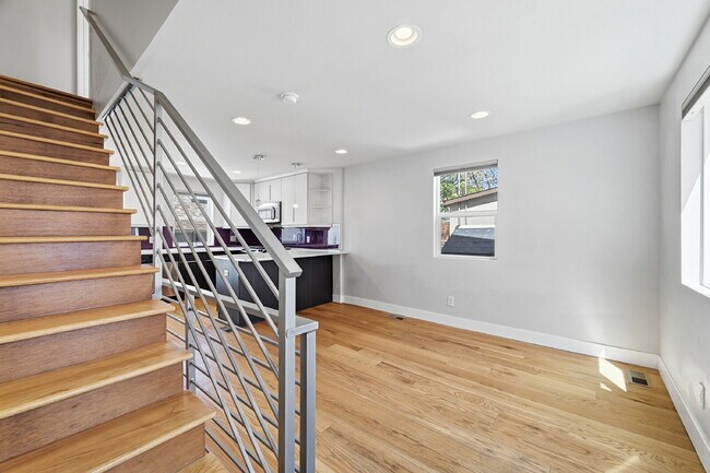 Building Photo - $2,495.95 - 2 Bed, 2 Bath Townhome In Denver with Central AC and In Unit Laundry!