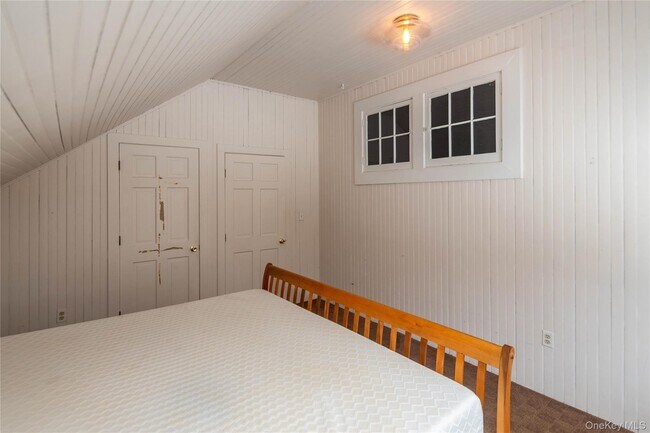 Building Photo - 4 Sengen Ln