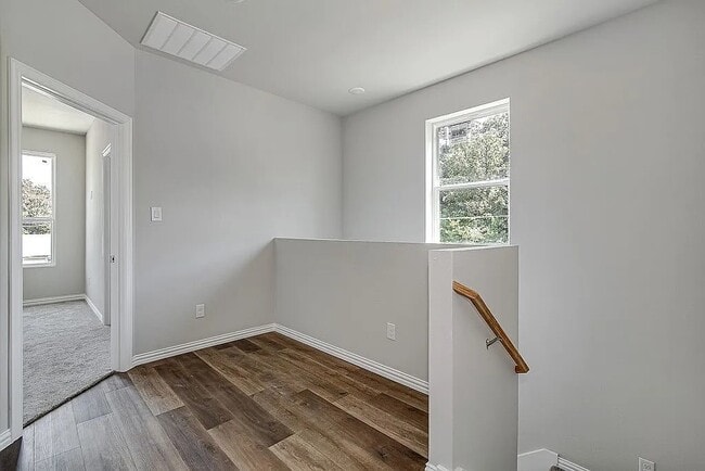 Building Photo - 301 Eastland St