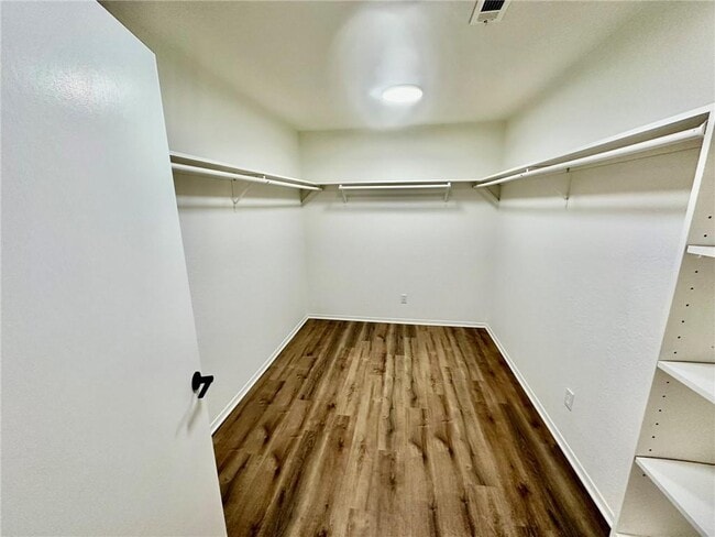 Building Photo - 1242 SW Elm Tree Rd