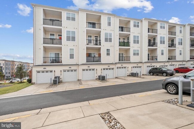Building Photo - 43182 Wealdstone Terrace