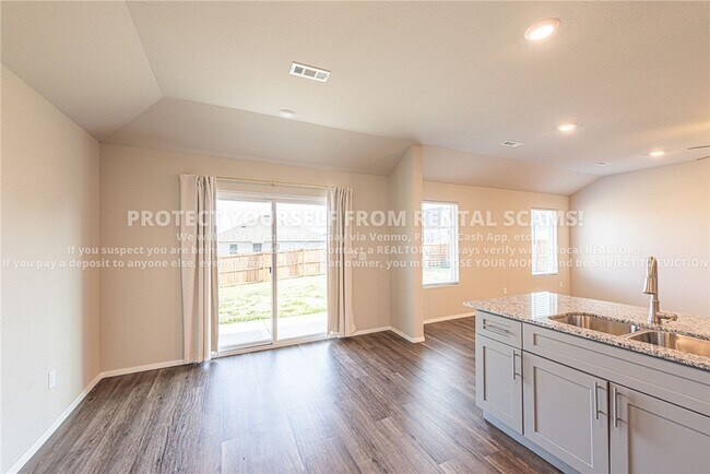 Building Photo - 2932 W Obsidian St