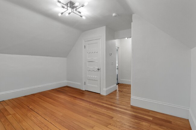 Building Photo - 511 Angell St