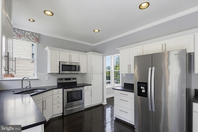 Building Photo - 6505 Autumn Wind Cir