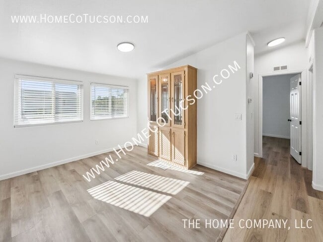 Building Photo - 5281 E Branding Iron Dr