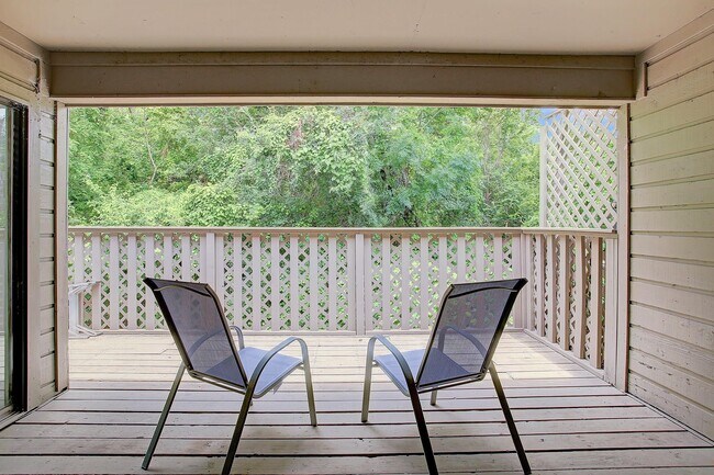 Building Photo - 9400 Doliver Dr