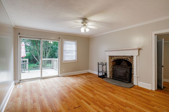 Building Photo - 2121 Simonton Bridge Rd