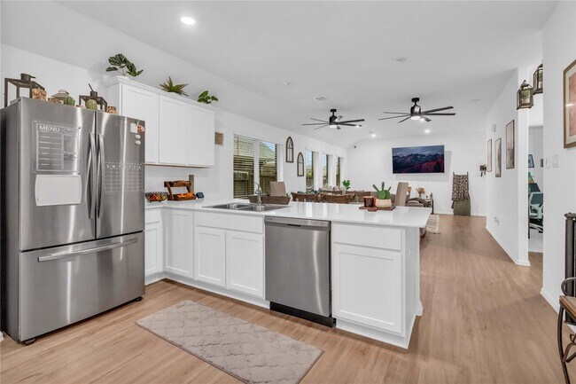 Building Photo - 6308 Astoria Pk Ln