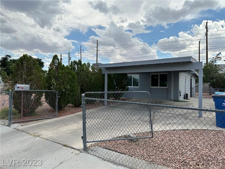 Building Photo - 2753 Talbot St