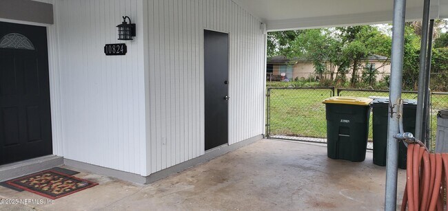 Building Photo - 10824 Kuralei Dr