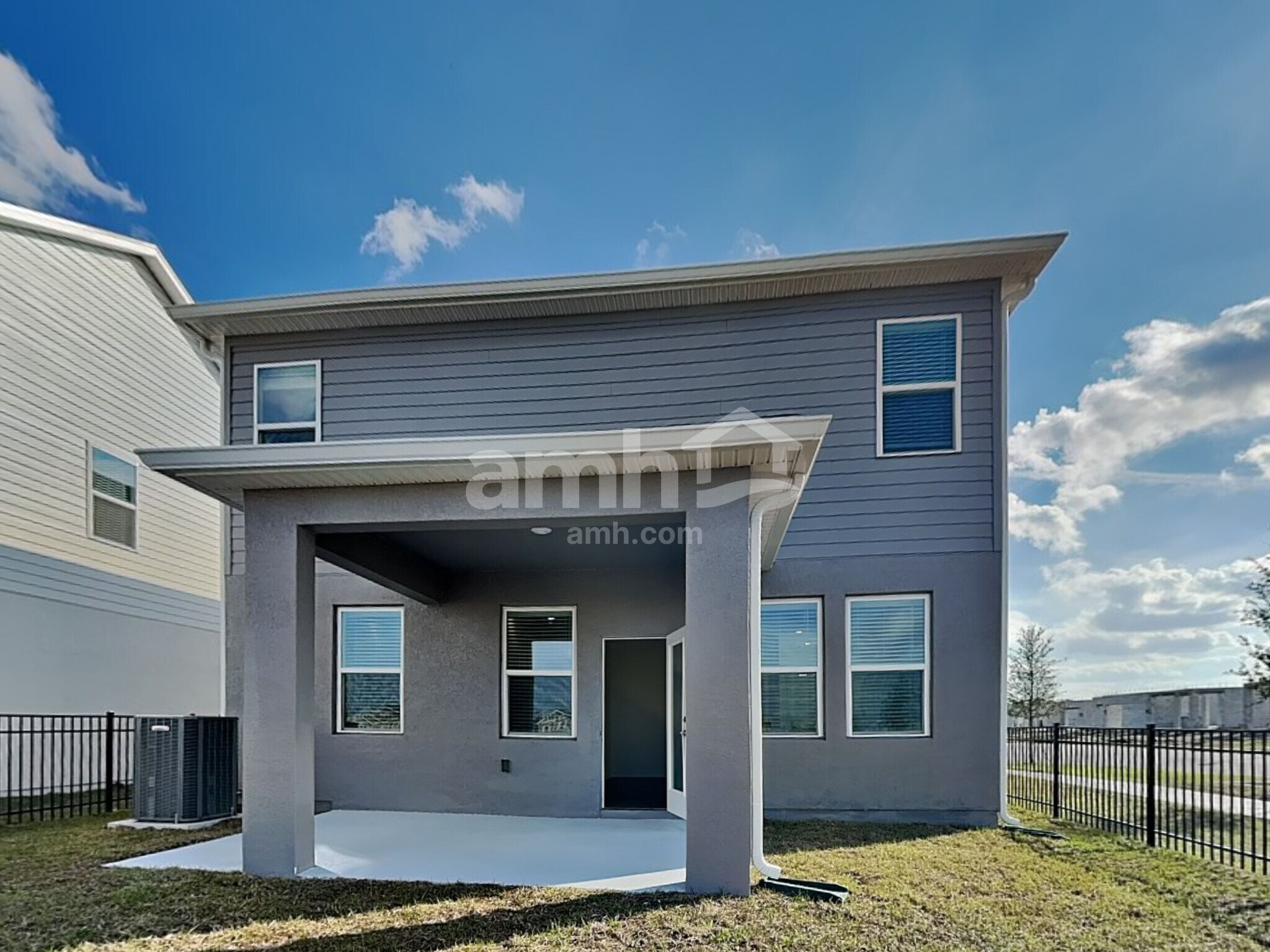 Building Photo - 5928 Sycamore Pl St