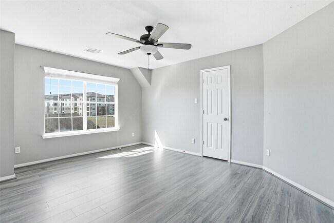 Building Photo - 6802 Claire Brook Dr