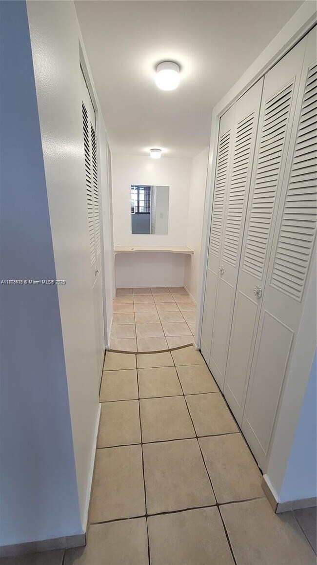 Building Photo - 13155 Ixora Ct
