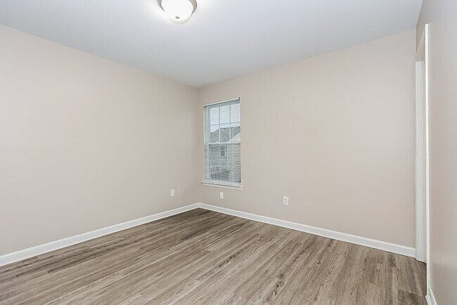 Building Photo - 8055 Logan Dr