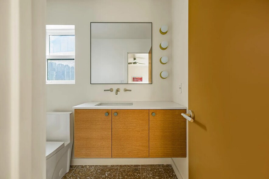 Building Photo - 10102 Warrington Cv