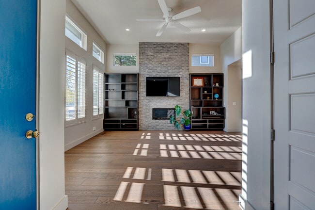 Building Photo - 3045 S Shadywood Way