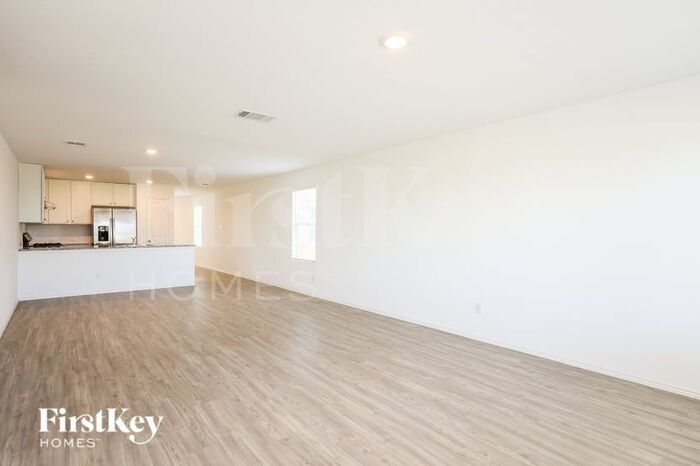 Building Photo - 1347 White Willow