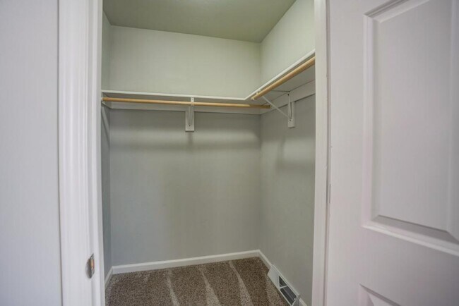 Building Photo - 434 Hanson Rd