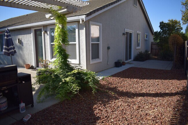 Building Photo - 607 Stoneygate Ct