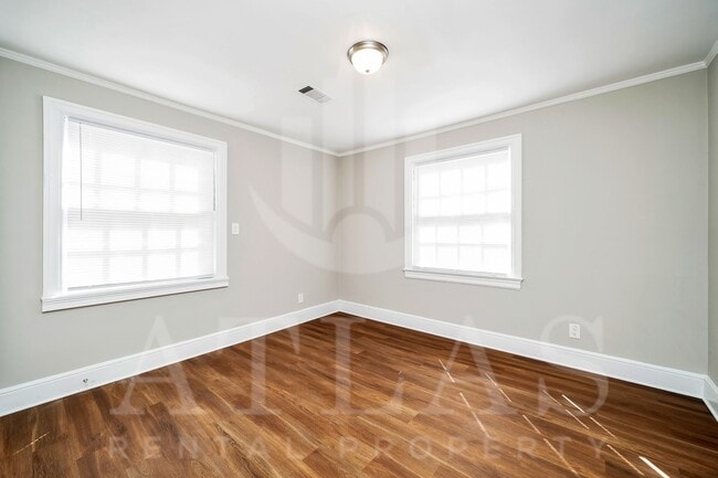 Building Photo - Spacious 3BR/2BA – 1,480 Sq Ft of Comforta...