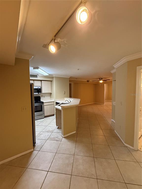 Building Photo - 827 Camargo Way