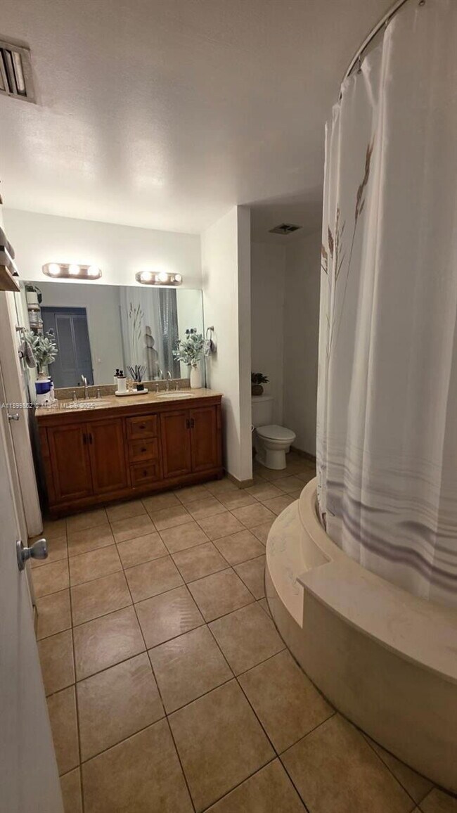 Building Photo - 6924 SW 114th Pl