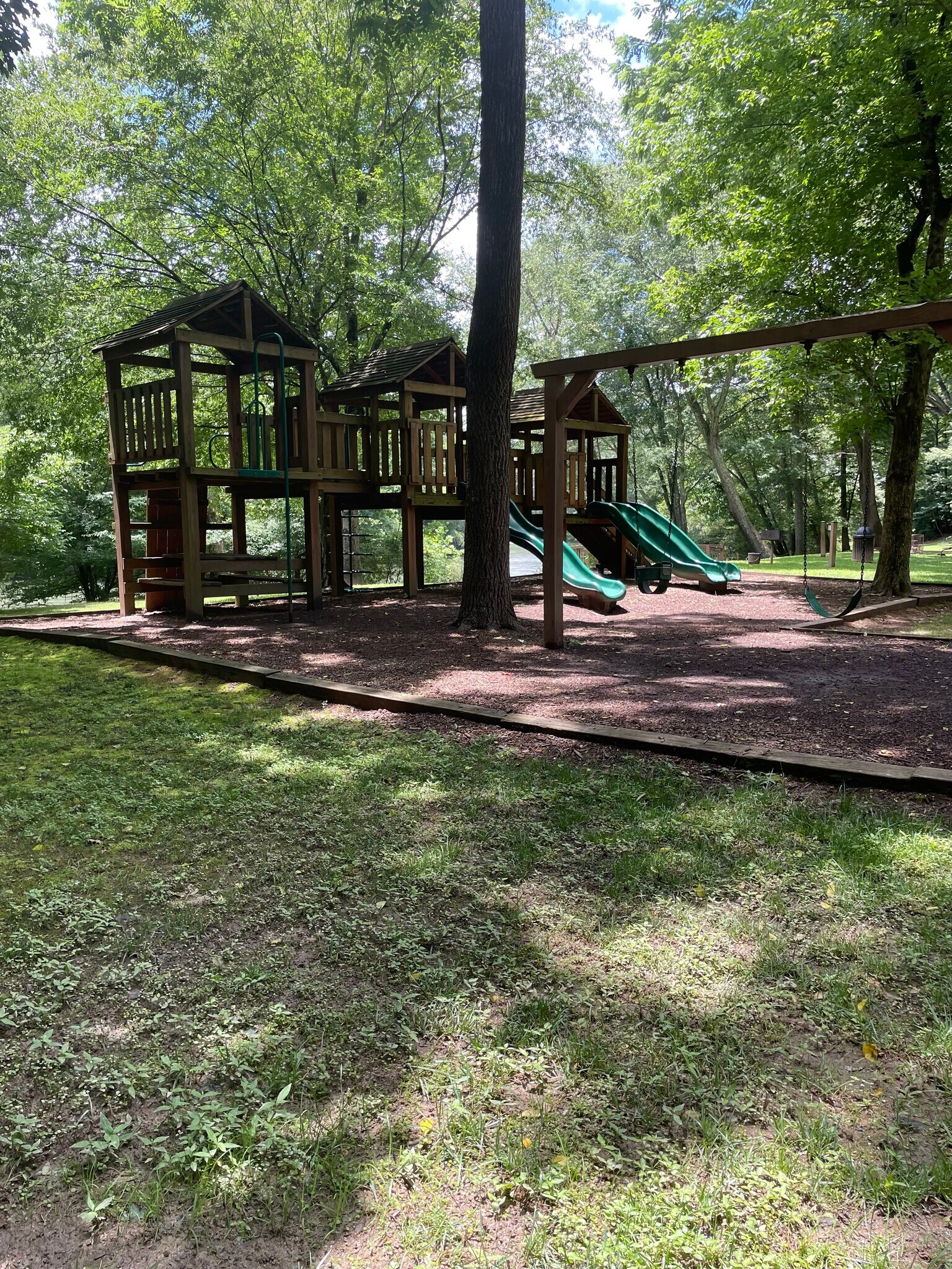 Building Photo - 909 Wentworth Ct