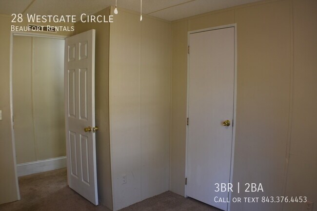 Building Photo - 28 Westgate Cir