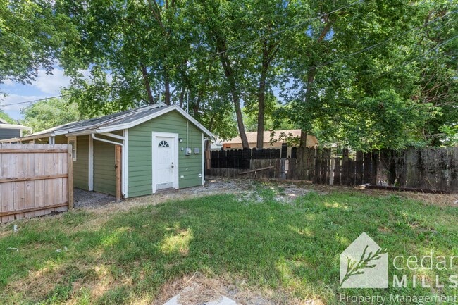 Building Photo - 2 bedroom home, GET 1/2 OFF 1ST MONTH!