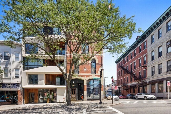 Building Photo - 366 W Broadway