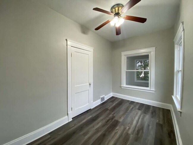 Building Photo - 7918 Force Ave