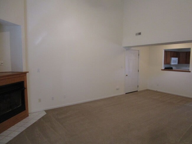 Building Photo - 1725-1727-1727 Louise Cir