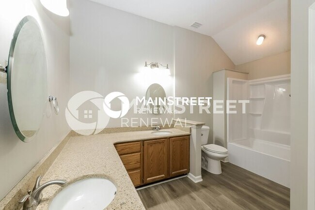 Building Photo - 3 Bedroom Pet-Friendly Home in MEMPHIS, TN with Main Street Renewal