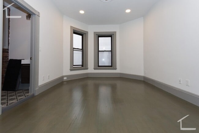 Building Photo - 12 Saint Germain St