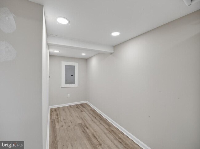 Building Photo - 6008 Addison Rd