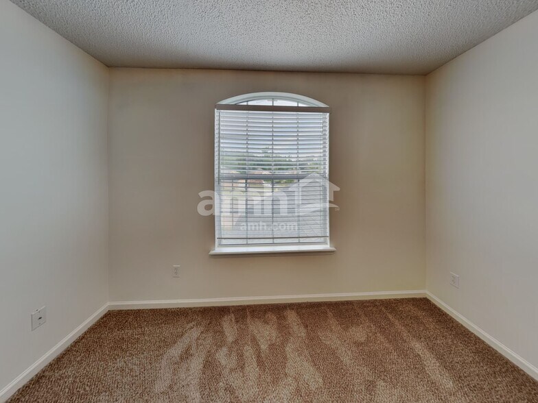Building Photo - 3127 Majestic Oaks Ln