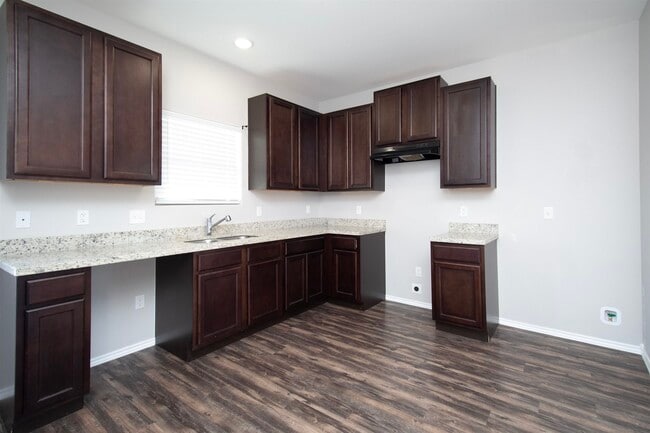 Building Photo - 5802 Moses Lp