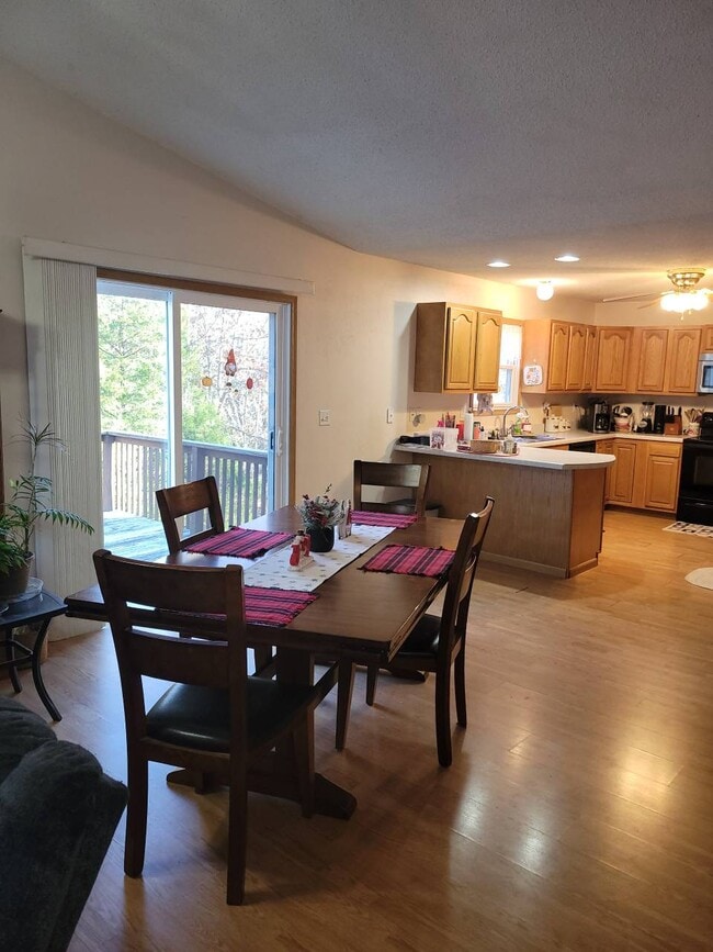 Building Photo - 17010 Lariat Ln