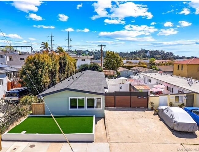 Building Photo - 5515 Lauretta St