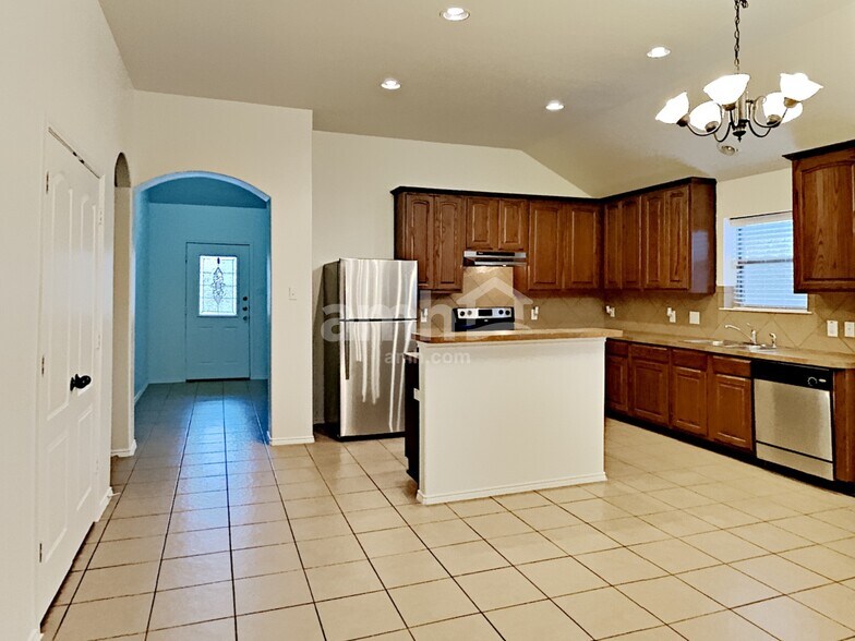 Building Photo - 6412 Spring Ranch Dr