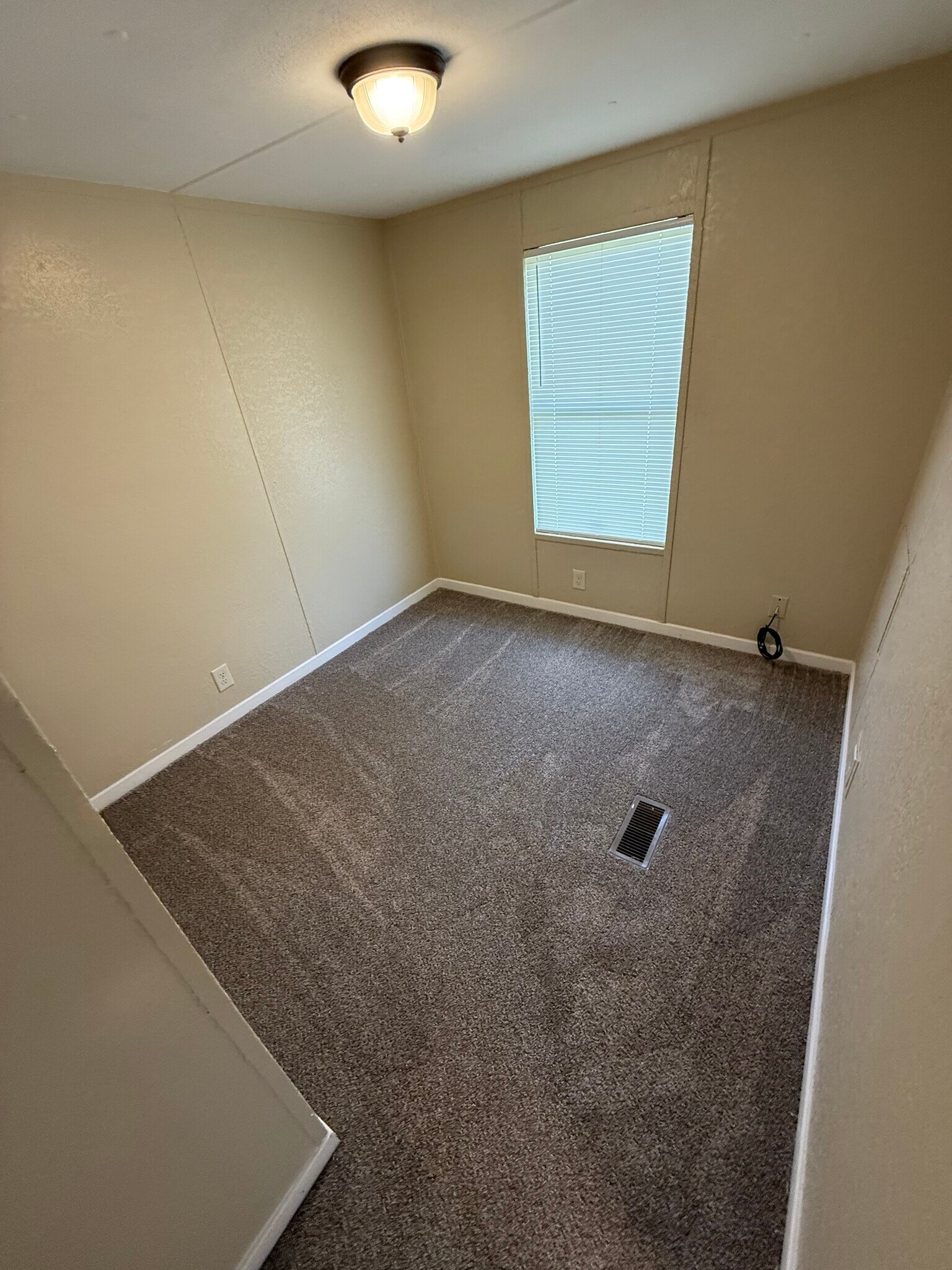 Building Photo - 111 Coffey Way