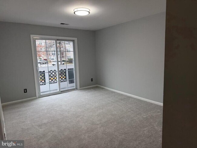 Building Photo - 12926 Grays Pointe Rd